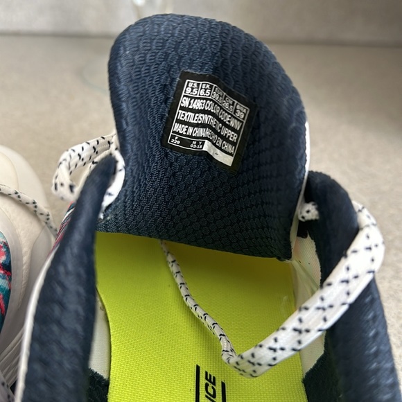 Golf Shoes - Picture 6 of 6